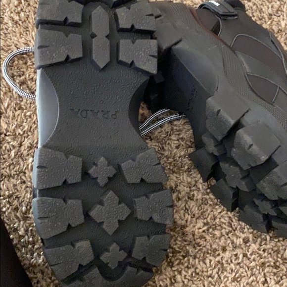 Sneakers - Picture 6 of 6